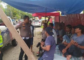 Polresta Manokwari Sosialisasikan Tertib Lalin kepada Para Sopir Mobil Rental