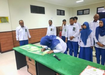 Awali 2023 Pegawai PA Manokwari Tandatangani Pakta Integritas