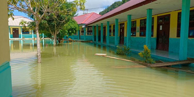 Banjir, Ratusan Siswa SDN 4 Kaimana Diliburkan
