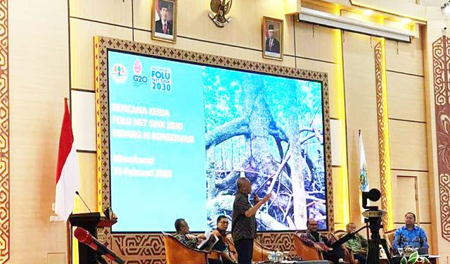 KLHK Sosialisasi FOLU Net Sink di Papua Barat