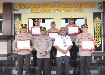 ORI Papua Barat Berikan Penghargaan Kepada 2 Kapolresta dan 3 Kapolres