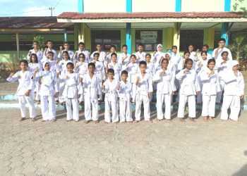 Sebanyak 45 Karateka Dojo SMPN 2 Manokwari Ikut Ujian Kenaikan Tingkat Sabuk