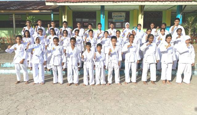 Sebanyak 45 Karateka Dojo SMPN 2 Manokwari Ikut Ujian Kenaikan Tingkat Sabuk