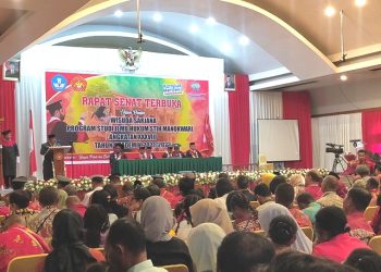 Lulusan STIH Manokwari Harus Menjadi Pelopor Taat Hukum