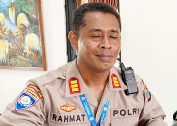 Warga Blokade Jalan Polisi Tidur 13 Buntut Kasus Pembegalan di Taman Ria, Rendani