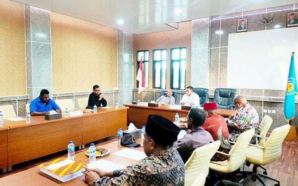 Sase Hearing dengan Anggota DPRD Bintuni Tentang DOB 
