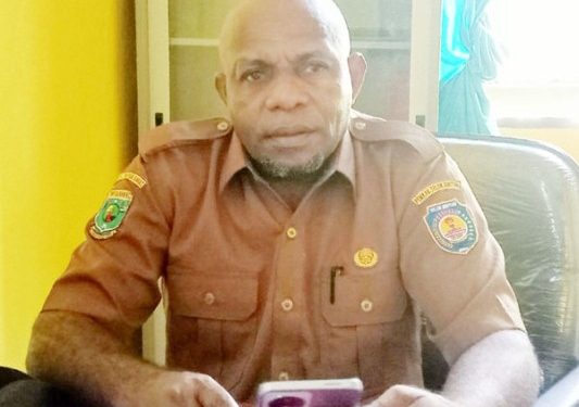 Bupati Teluk Bintuni Petrus Kasihiw Raih Penghargaan Universal Health Coverage (UHC) 2023 Dari BPJS