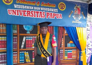 Serka Nico Giay, Babinsa Koramil-01 Manokwari Resmi Menyandang Gelar Magister Lingkungan