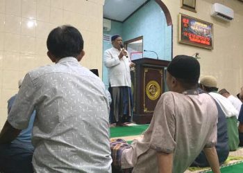 Pintu Kantor Bupati Manokwari Dipalang Warga Sekitar 3 Jam