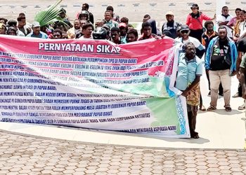 Aliansi Peduli Pemerintahan Unjuk Rasa Menolak Kebijakan Penjabat Gubernur