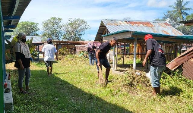 Keluarga Besar Maluku Mansel Bhakti Sosial di TPU Patah Hati