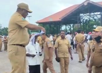 Bersikap Tegas, Bupati Waran Absen Kehadiran ASN dan Honorer Saat Apel