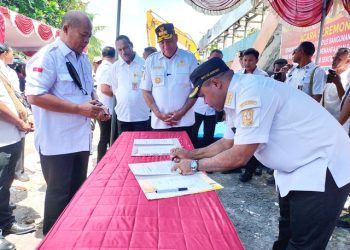 Anak Mantan Bupati Manokwari ‘Ikhlaskan’ Pasar Tingkat Dibongkar dan Dibangun Lagi