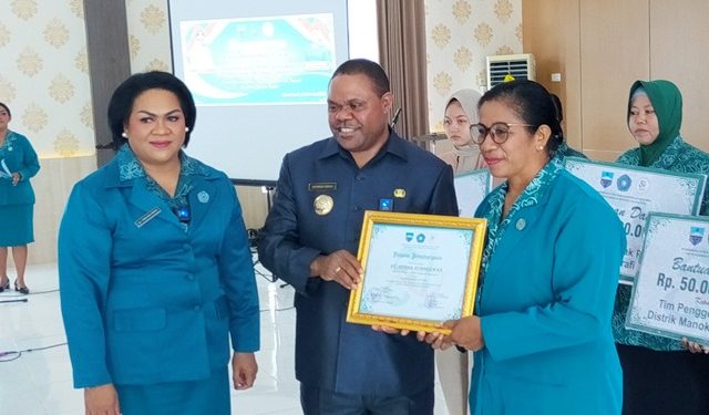 Bupati Hermus Minta PKK Dukung Program Pemerintah