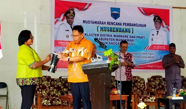 2024, Pemkab Manokwari Prioritas Masalah Stunting dan Kemiskinan Ekstrem