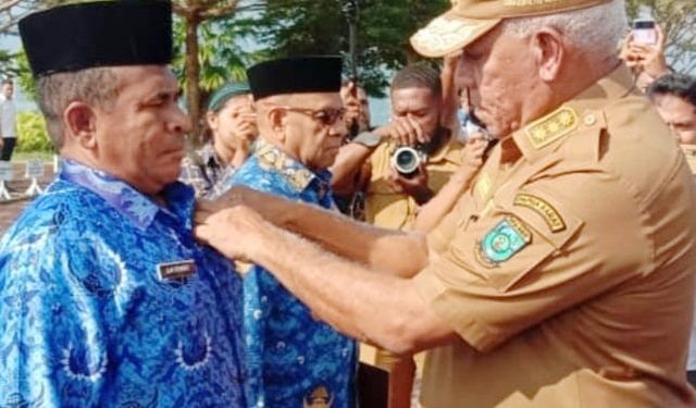 30 Tahun Mengabdi, Agustinus Rumbino Terima Penghargaan Satyalancana Karya Satya