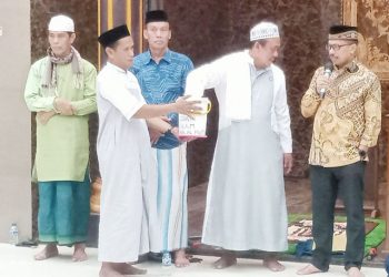 Empat Jamaah Masjid Agung Akbar Al Muttaqin Bintuni, Dapat Bonus Umroh Gratis