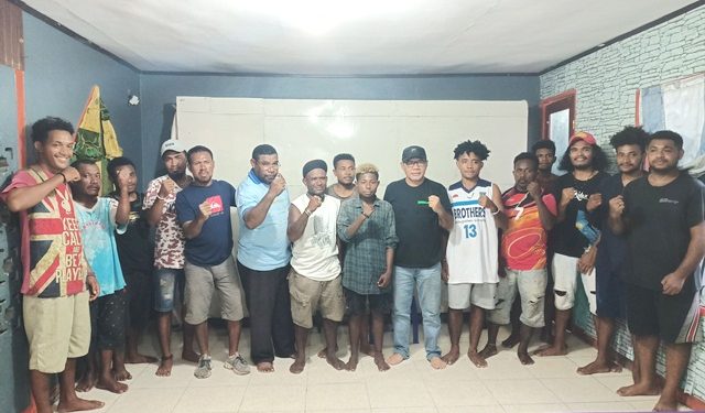 Sergius Rumsayor Membuat Komitmen dengan Komunitas Pasting Sanggeng