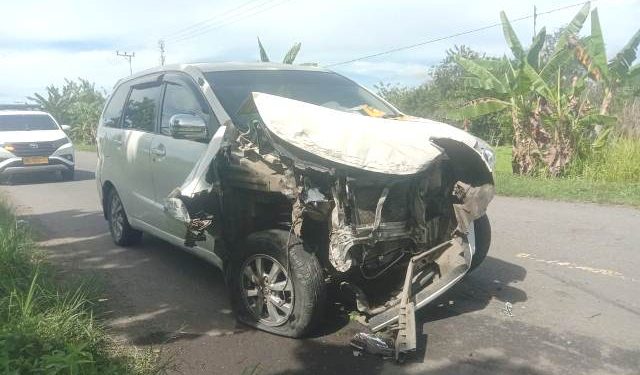 Lakalantas di Abreso, Avanza Putih Alami Kerusakan Berat