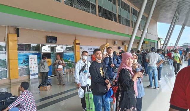 H-3 Jelang Lebaran, 3.222 Penumpang Keluar Manokwari dari Bandara Rendani