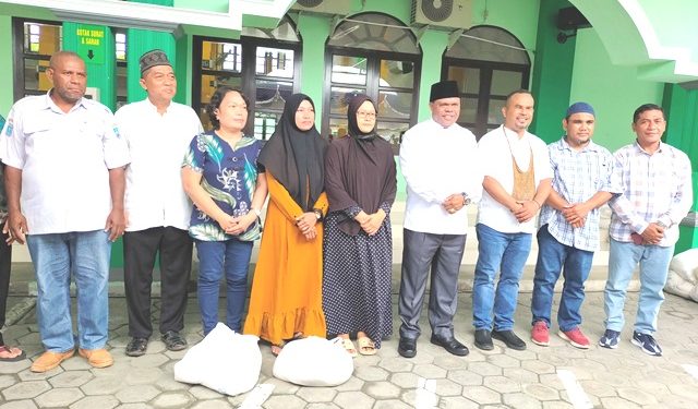 Sangat Membantu, Pemkab Manokwari Gelar Pasar Murah 2.000 Paket