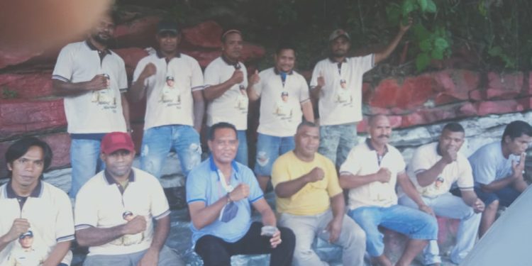 Sosialisasi Menuju Senayan, Caleg DPR RI, Matias Mairuma Bertemu Puluhan Sopir Pick Up di Fakfak