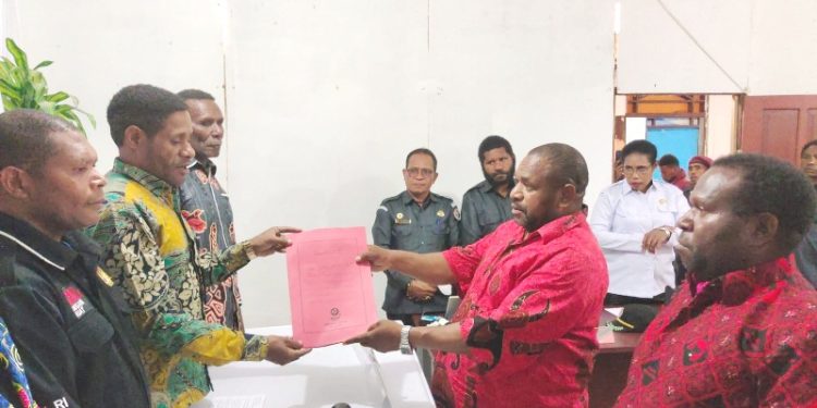 Kembali Pimpin Papua Barat, Waterpauw ajak Bangun Daerah dan Masyarakat