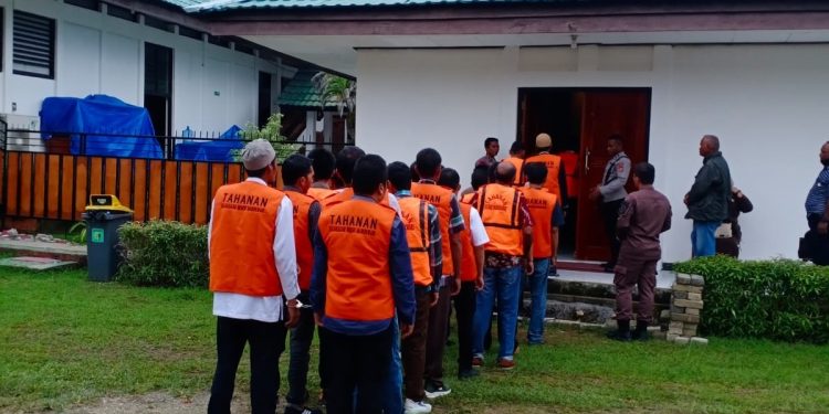 Penambangan Emas Ilegal, Bentang Alam Kali Wariori ‘Berubah Drastis’