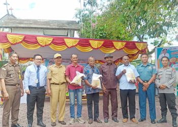 Ratusan Keluarga Kurang Mampu Mendapatkan Bantuan Cadangan Pangan Daerah
