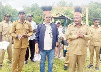 Bupati Bahas Pembangunan Saat Bertemu Masyarakat Adat Sumuri dan Genting Oil