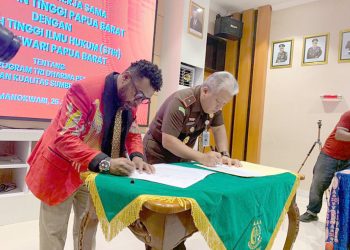 Kejati Papua Barat dan STIH Manokwari Tandatangani MoU