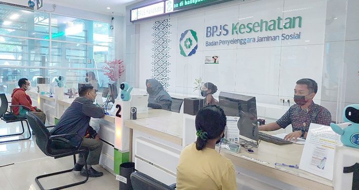 DPRD Manokwari Minta Dinas Pariwisata Menata dan Menertibkan Retribusi di Pantai Pasir Putih