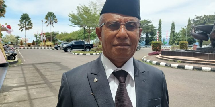Masuki Masa Pensiun, Eduard Nunaki Dilantik dengan Jabatan Baru
