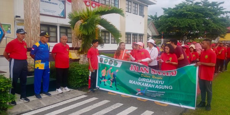 Jalan Santai Sambut HUT MA Ke-78 di Manokwari