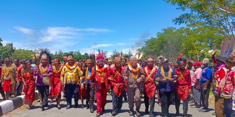 Gubernur dan Empat Bupati Hadiri Musdat IV Suku Besar Arfak di Mansel