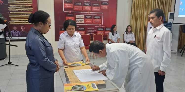 Oktofianus Kambu Gantikan Irwanto Pimpin Bappeda Manokwari