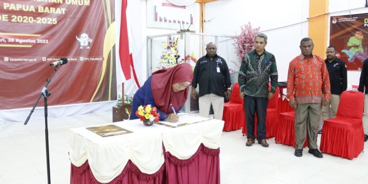 Sah Dilantik, Endang Wulansari akan Perkuat Komposisi KPU Papua Barat Sukseskan Pemilu 2024