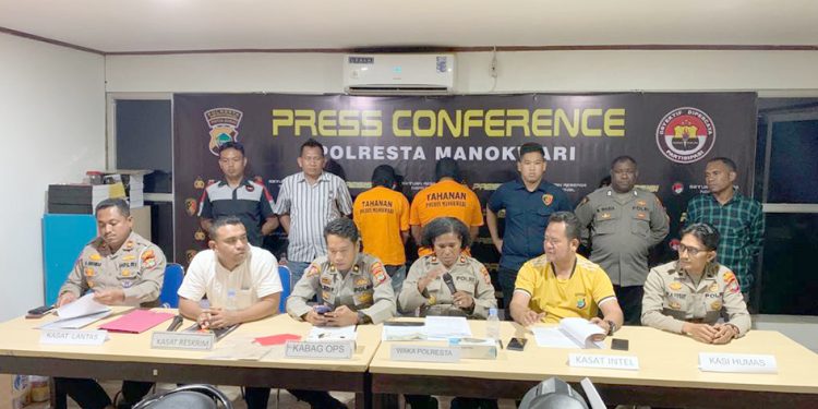 Cemburu, Suami Tikam Istri Pakai Pisau Dapur