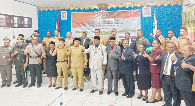 Tegas, Bupati Waran Absen Kehadiran Pimpinan OPD dan Sekretaris di Rapat Paripurna DPRD