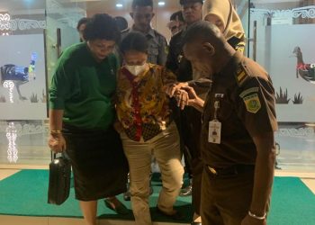 Kondisi Sakit,  Penahanan Mantan Ketua Komda Katholik  Papua Barat Dibantarkan