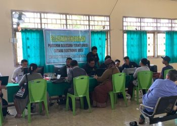Puluhan Pelaku Usaha di Distrik Prafi Melakukan Pengurusan Ijin Usaha
