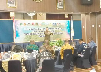 Serahkan Bantuan Pembinaan Parpol, Waterpauw Tegaskan LPJ