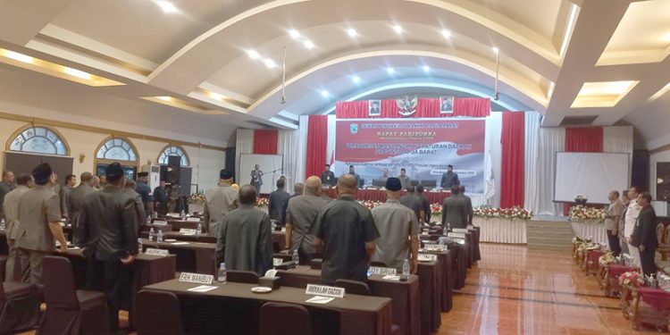 DPR Papua Barat Menerima Empat Raperdasi dan Raperda Non APBD Perubahan Tahun 2023
