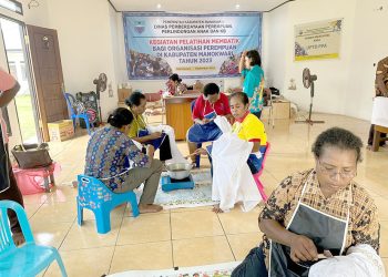 Mama-mama Papua Ikut Pelatihan Membatik