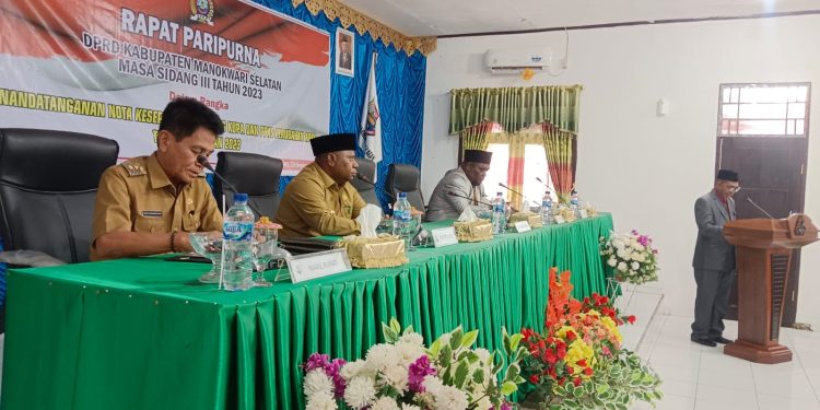 Tegas, Bupati Waran Absen Kehadiran Pimpinan OPD dan Sekretaris di Rapat Paripurna DPRD