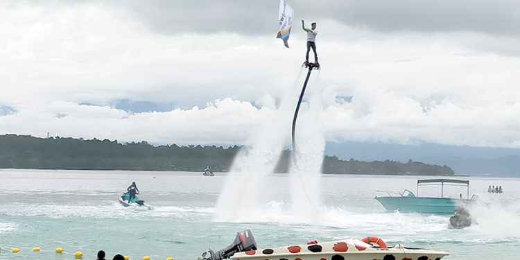 Bupati Manokwari Terima Penghargaan Nawacita Awards Kategori Pejuang Demokrasi