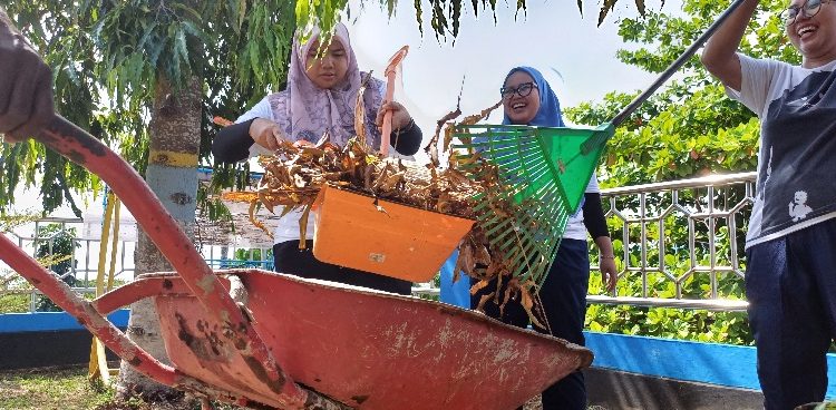 Peringati HHD-HKD 2023, Balai PPW Papua Barat Bersihkan Lingkungan Perkantoran