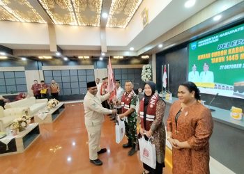 Lepas 25 Jamaah Umroh, Bupati Pesan agar Manfaatkan Waktu Beribadah