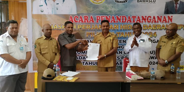 Tanda Tangan NPHD, Ketua KPU Pegaf Apresiasi Respon Cepat Bupati dan TAPD