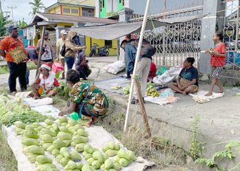 Ketua DPR Lihat Langsung Blokade Jalan Menuju Pasar dan Terminal Wosi